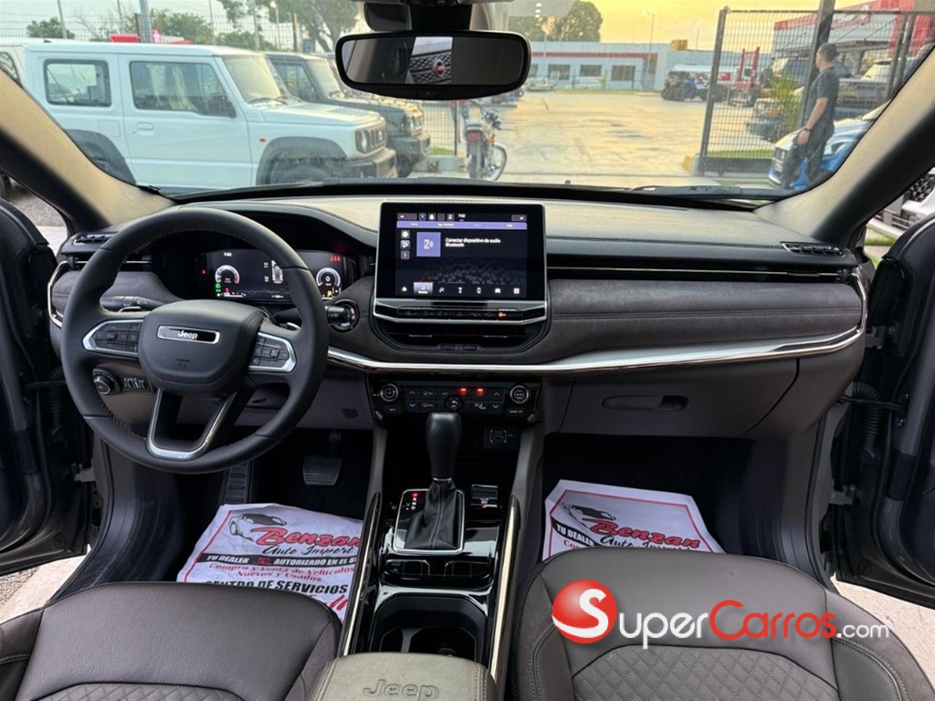 2024 Jeep Commander Overland — foto 7 / 8