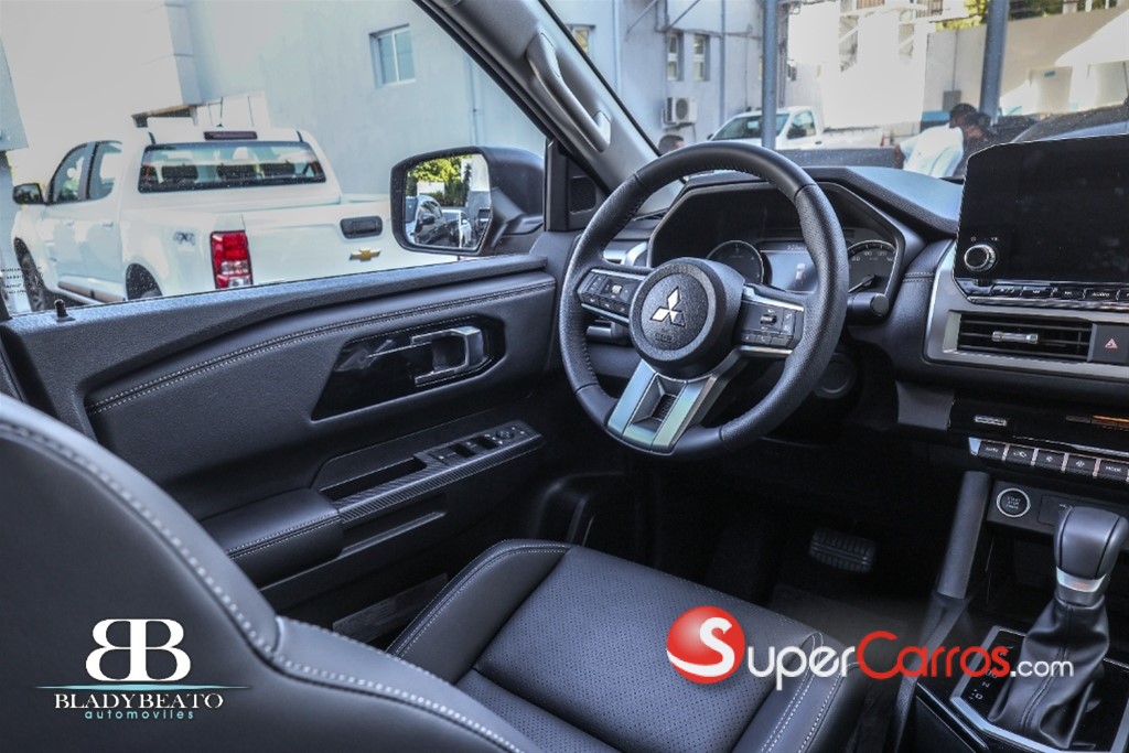 2025 Mitsubishi Motors L 200 — foto 6 / 11