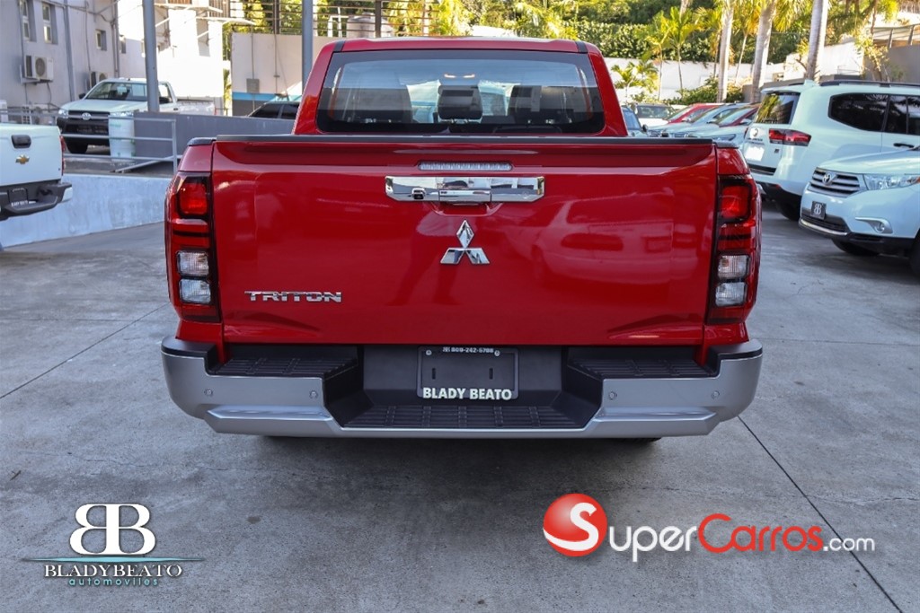2025 Mitsubishi Motors L 200 — foto 9 / 11