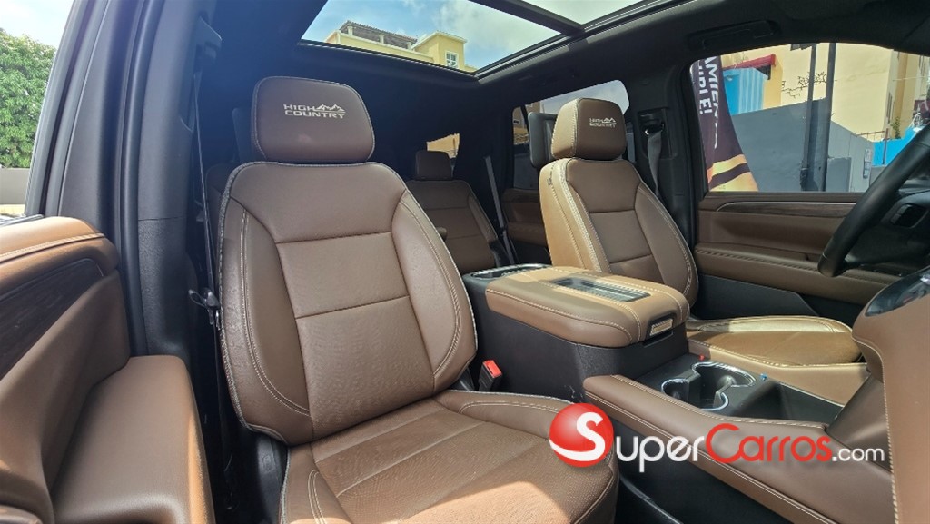 2024 Chevrolet Tahoe Highcountry Duramax — foto 2 / 9
