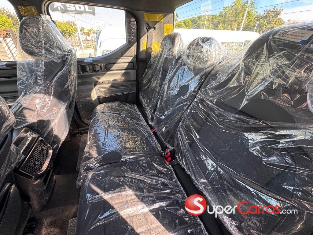 2026 Kia Tasman Xline — foto 12 / 12