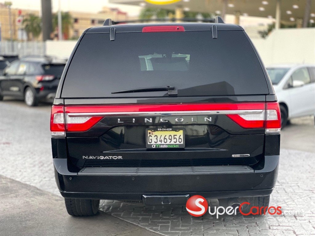 2015 Lincoln Navigator — foto 4 / 12