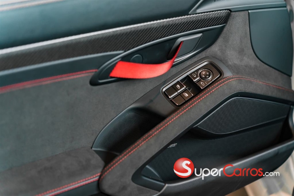 2025 Porsche 718 Spyder RS — foto 7 / 12