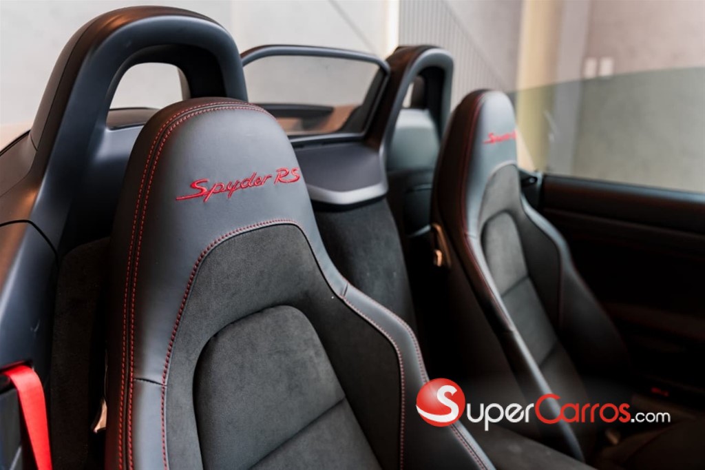 2025 Porsche 718 Spyder RS — foto 9 / 12