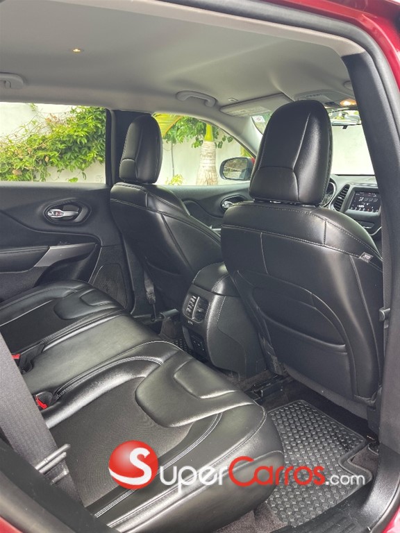 2019 Jeep Cherokee — foto 6 / 7