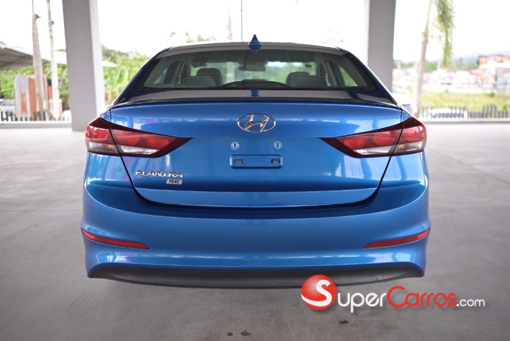 2017 Hyundai Elantra — foto 9 / 12