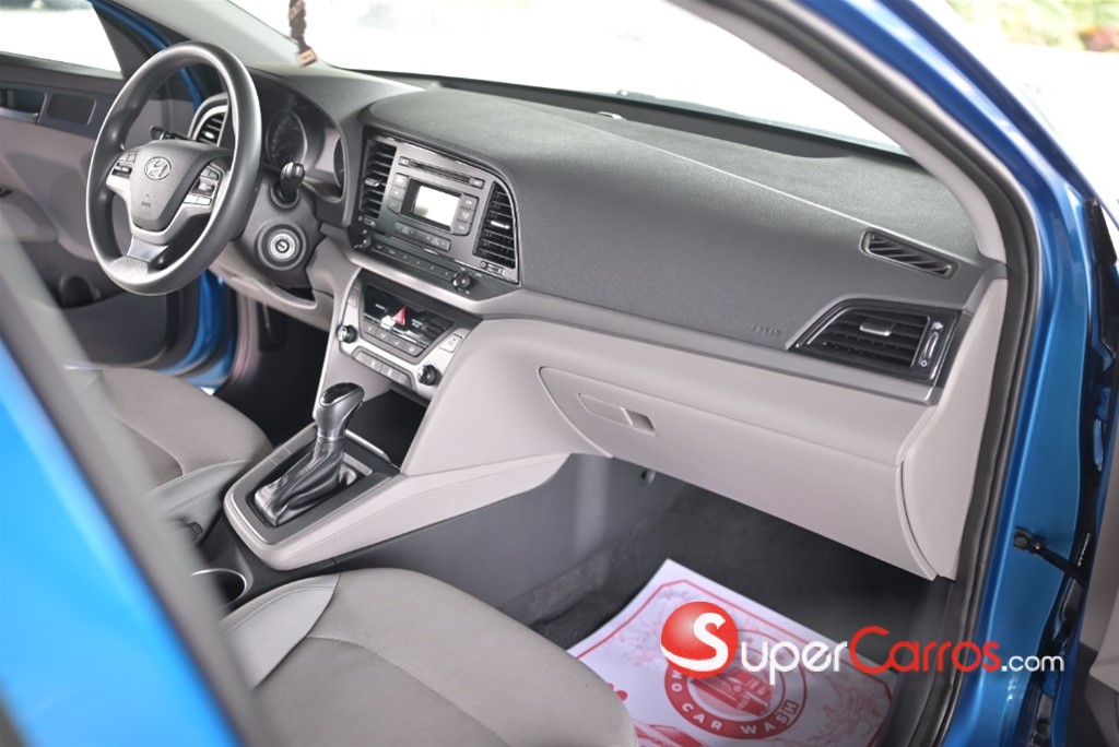 2017 Hyundai Elantra — foto 12 / 12