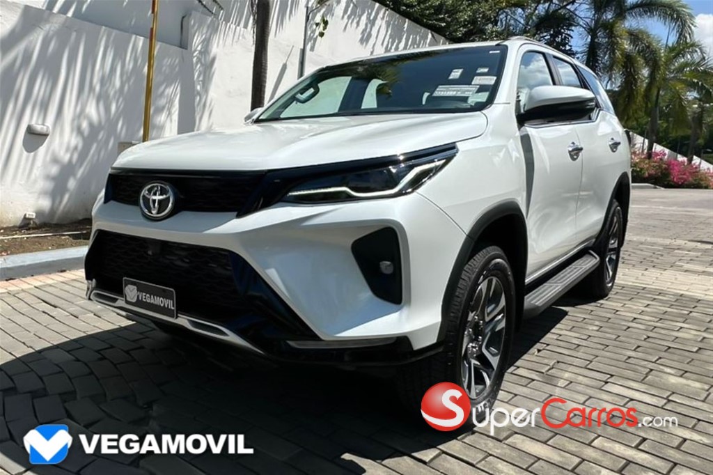 2025 Toyota Fortuner SRV