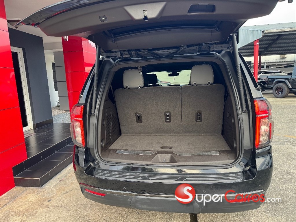 2021 Chevrolet Tahoe Z71 — foto 8 / 12