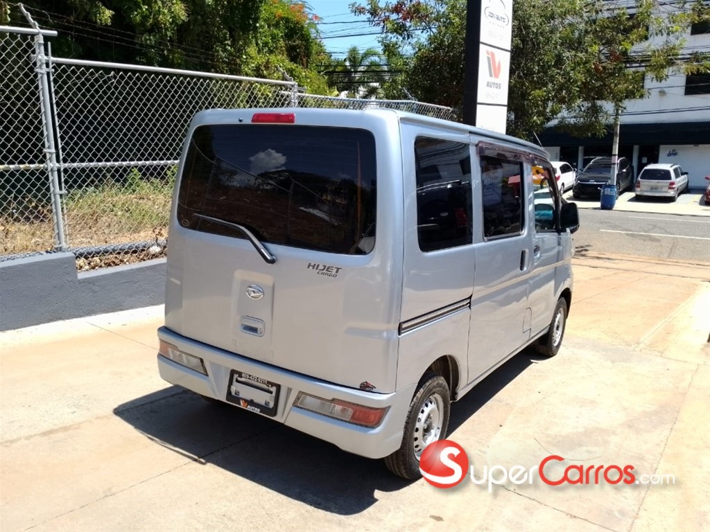 2019 Daihatsu Hijet Minivan — foto 4 / 10