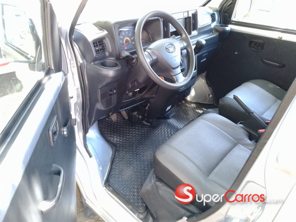 2019 Daihatsu Hijet Minivan — foto 7 / 10