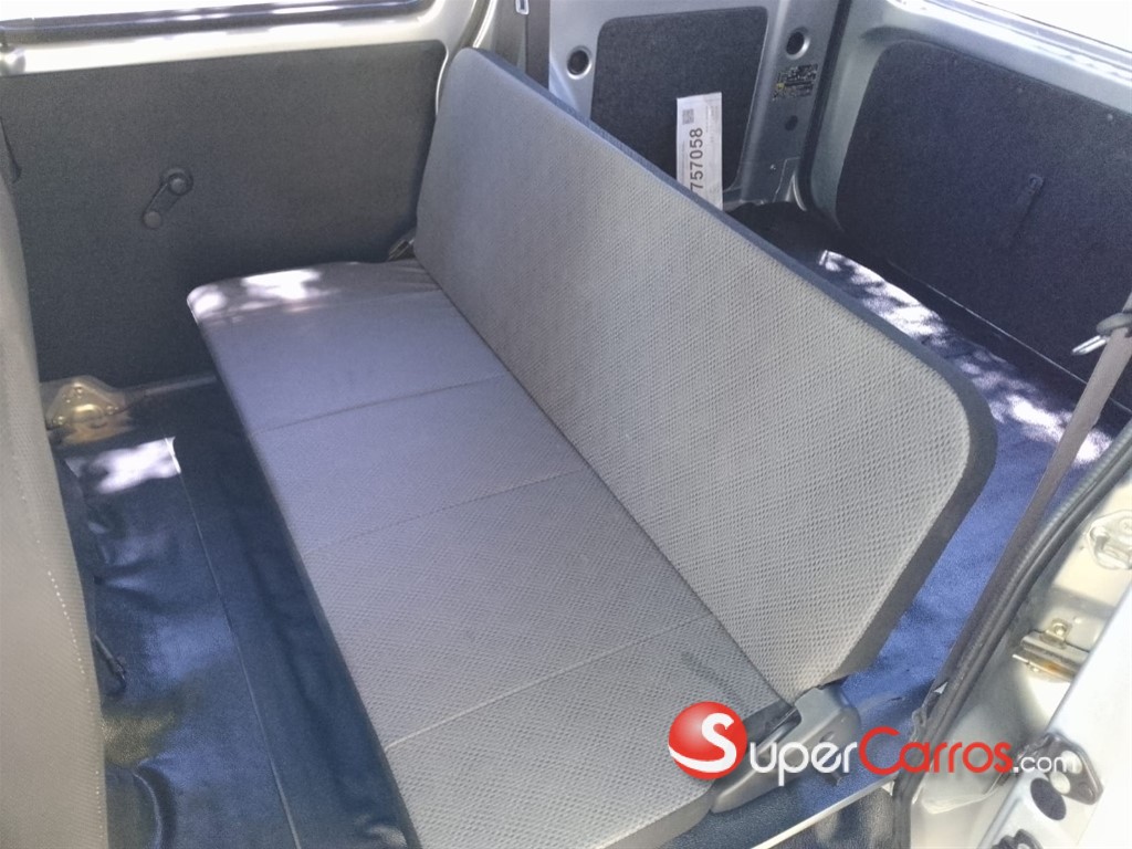 2019 Daihatsu Hijet Minivan — foto 8 / 10