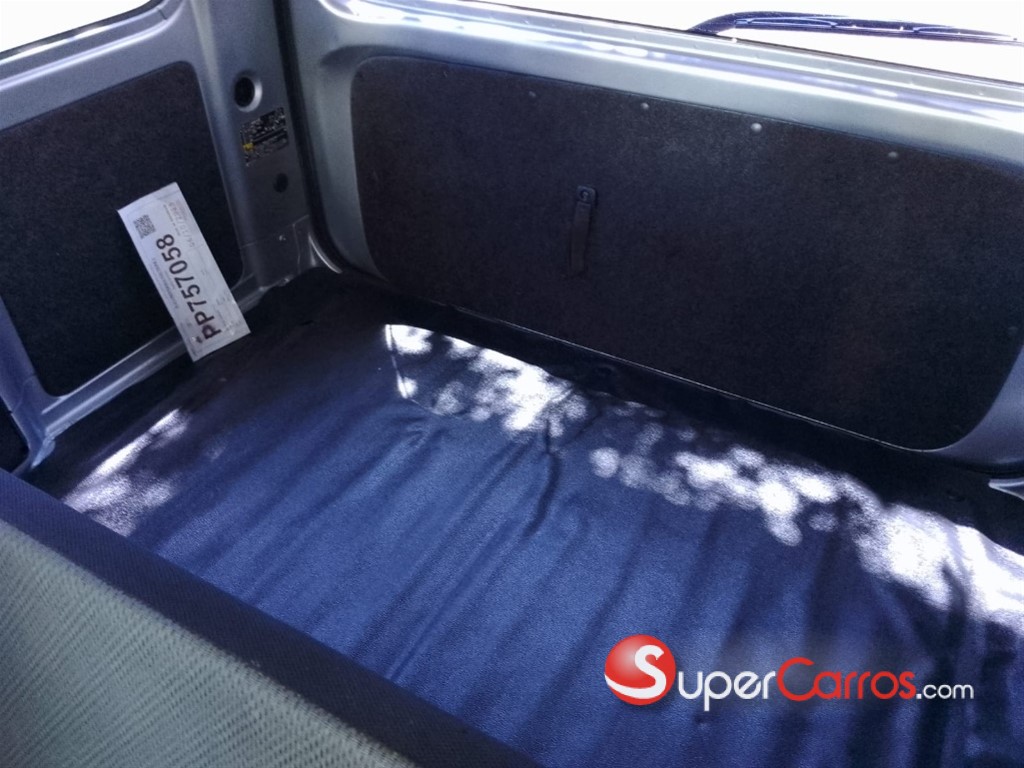 2019 Daihatsu Hijet Minivan — foto 9 / 10