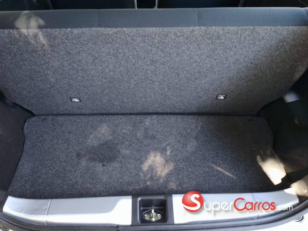 2018 Daihatsu Mira — foto 9 / 12