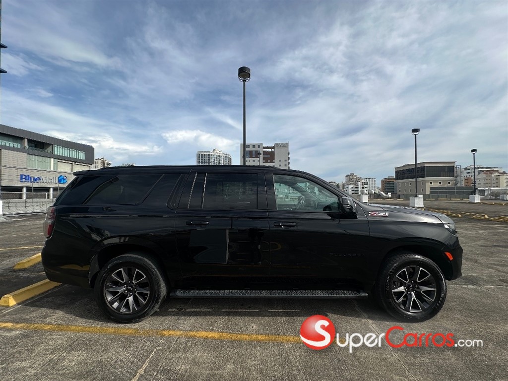 2021 Chevrolet Suburban Highcountry — foto 4 / 8