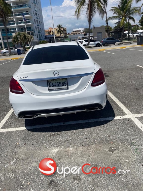 2015 Mercedes-Benz Clase C 250 — foto 9 / 9