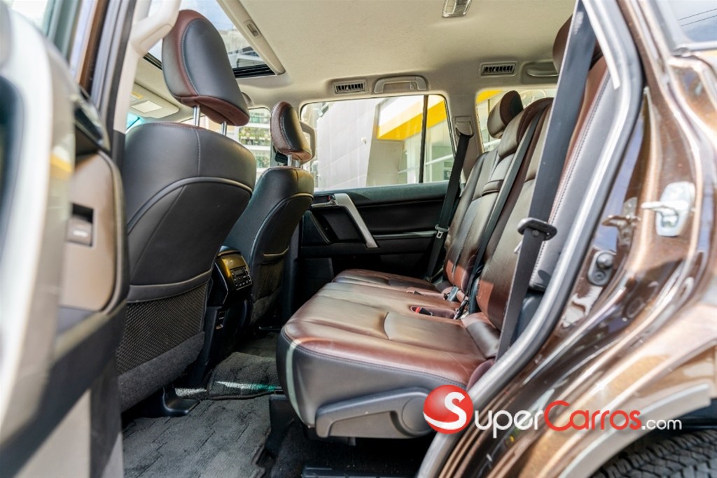 2017 Toyota Land Cruiser Prado VXL — foto 9 / 10