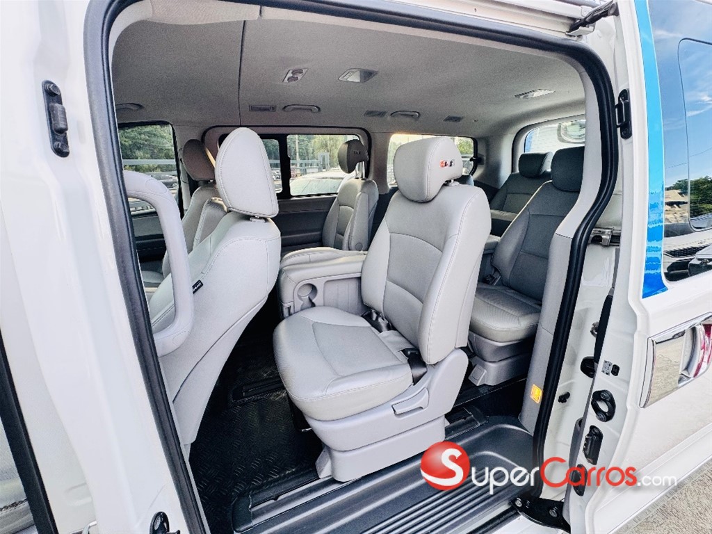 2020 Hyundai Grand Starex — foto 8 / 12