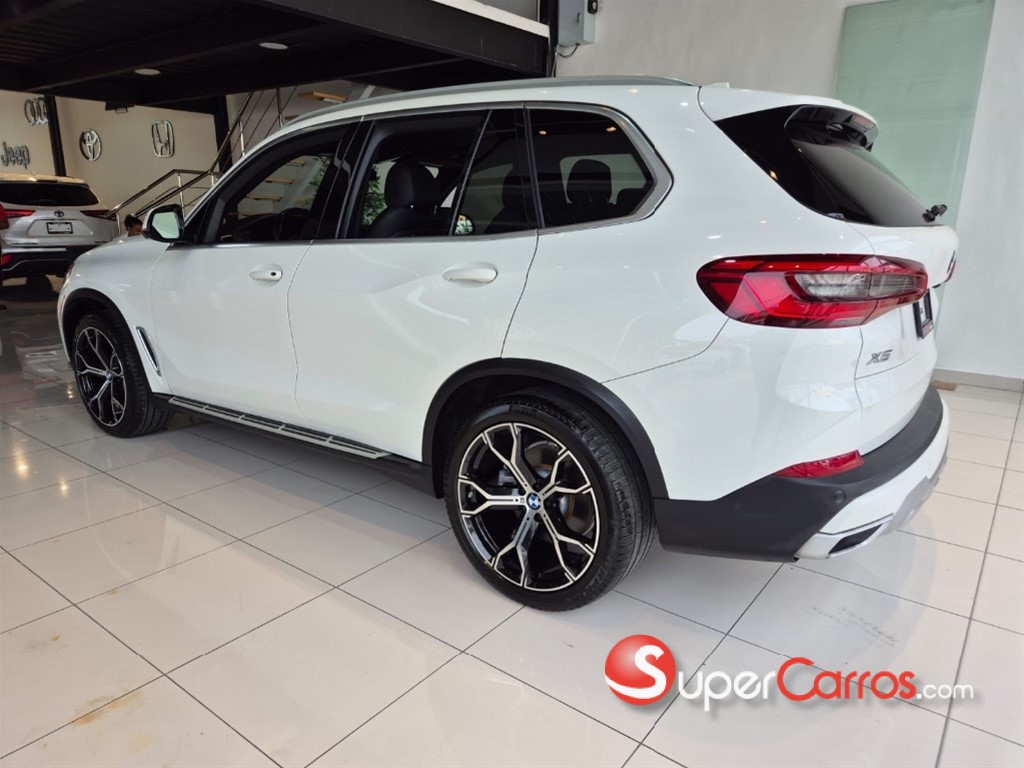 2020 BMW X 5 XDRIVE 40i — foto 9 / 11
