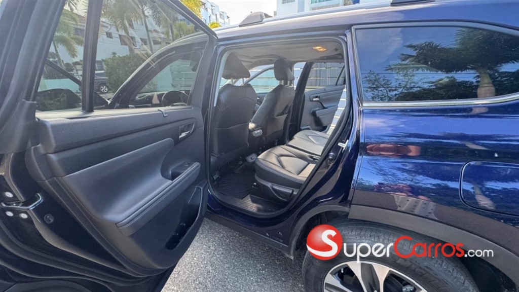 2023 Toyota Highlander XLE — foto 6 / 11