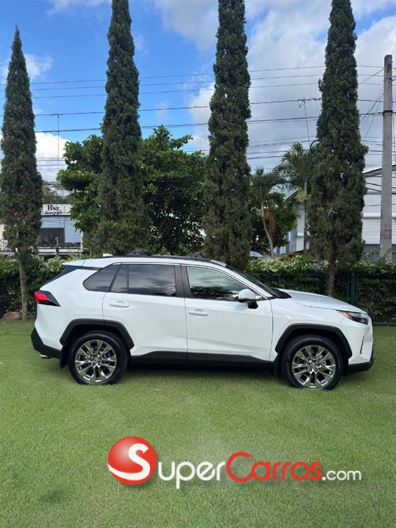 2022 Toyota RAV4 XLE Premium — foto 3 / 12