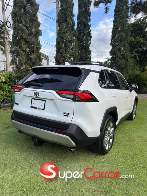 2022 Toyota RAV4 XLE Premium — foto 5 / 12