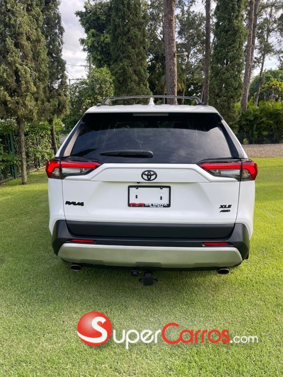 2022 Toyota RAV4 XLE Premium — foto 6 / 12