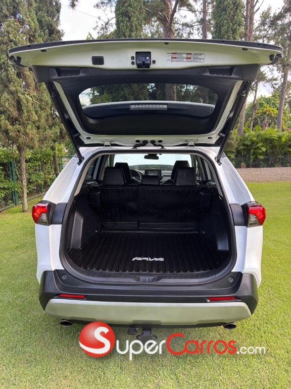 2022 Toyota RAV4 XLE Premium — foto 9 / 12
