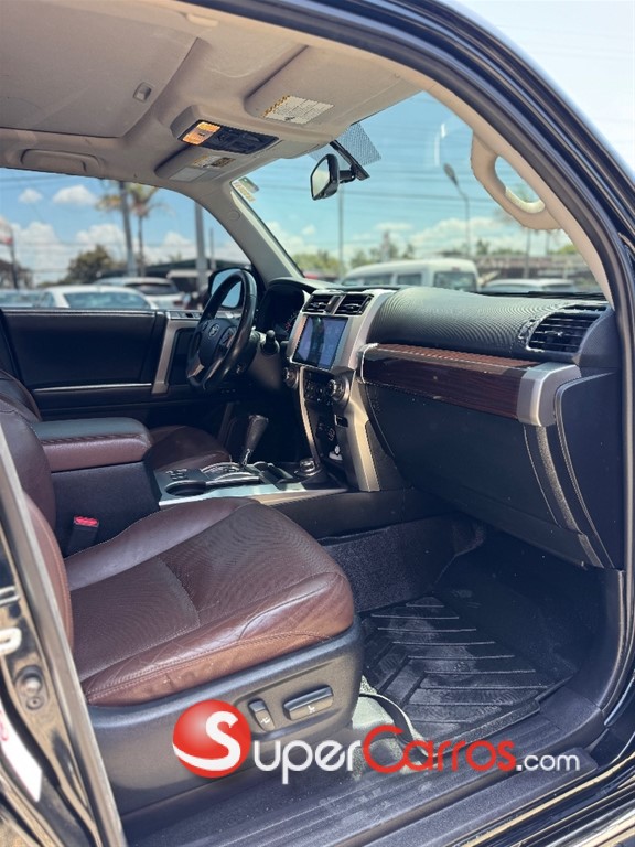 2018 Toyota 4 Runner Limited — foto 6 / 9
