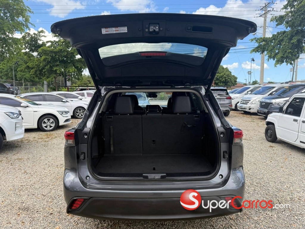 2020 Toyota Highlander XLE — foto 5 / 12
