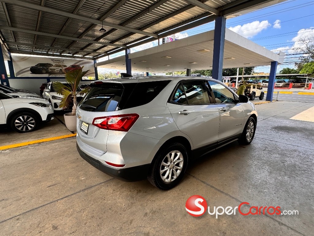 2020 Chevrolet Equinox LS — foto 4 / 8