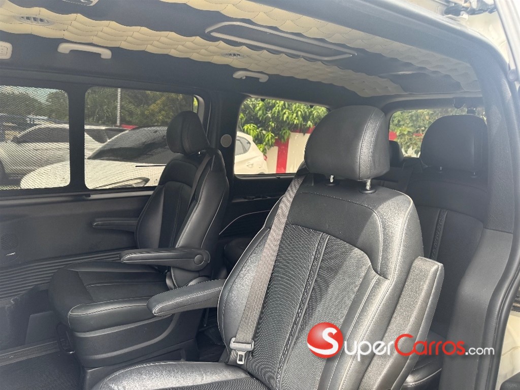 2022 Hyundai Staria — foto 11 / 12