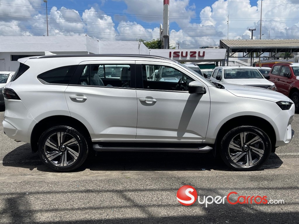 2027 Isuzu Mux — foto 4 / 10