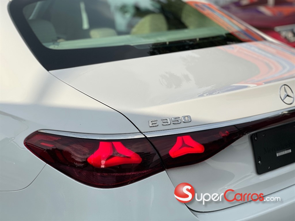 2024 Mercedes-Benz Clase E 350 4 MATIC — foto 4 / 12