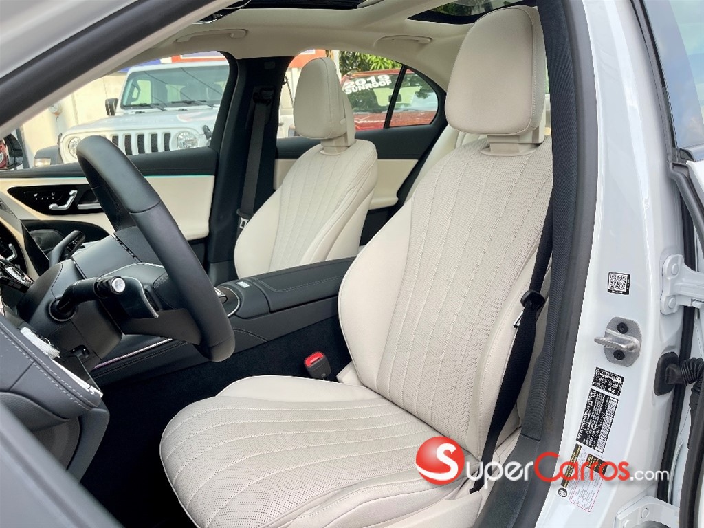 2024 Mercedes-Benz Clase E 350 4 MATIC — foto 8 / 12