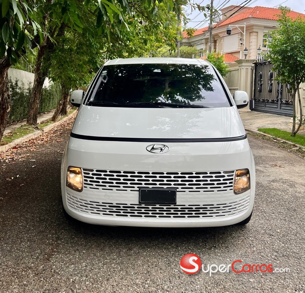 2022 Hyundai Staria
