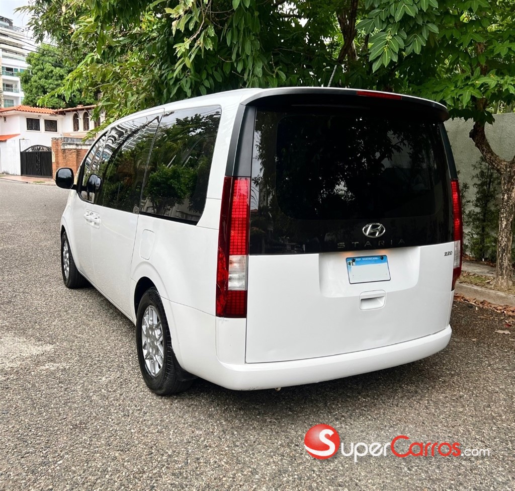 2022 Hyundai Staria — foto 9 / 12