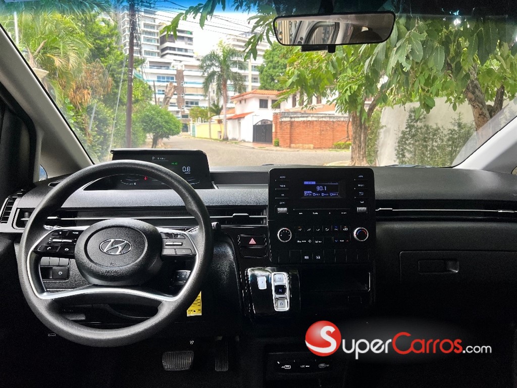 2022 Hyundai Staria — foto 10 / 12