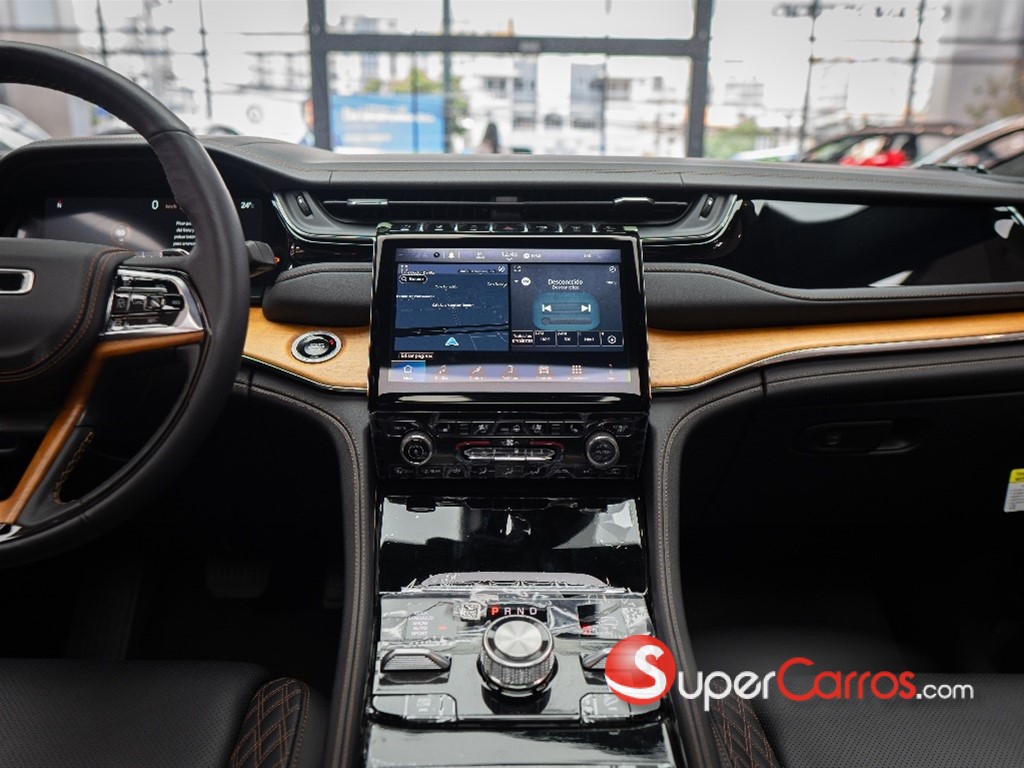 2025 Jeep Grand Cherokee Summit Reserve — foto 6 / 10
