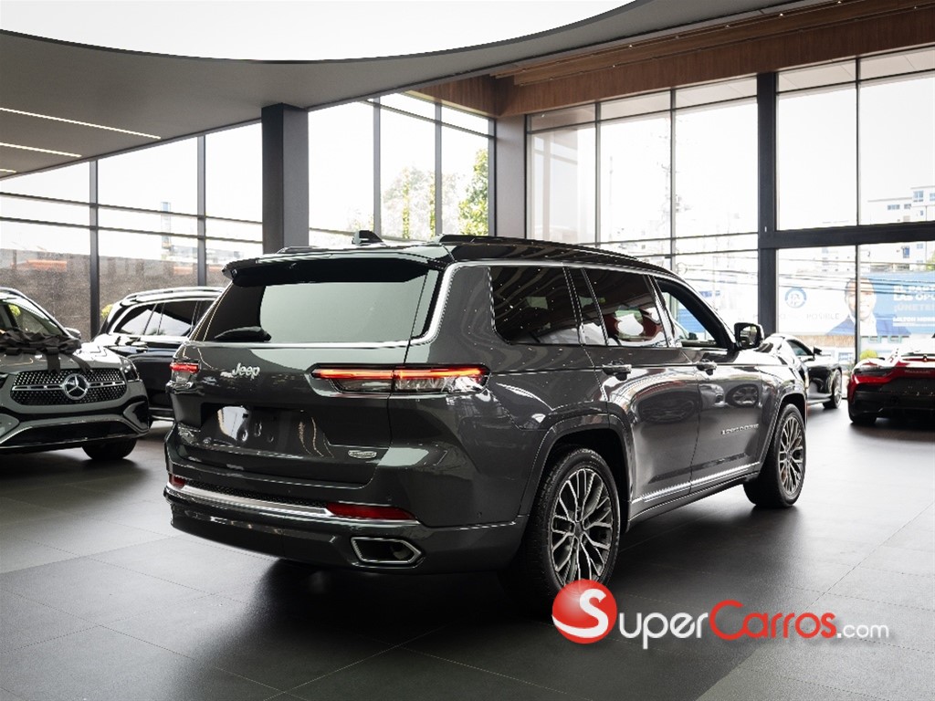 2025 Jeep Grand Cherokee Summit Reserve — foto 8 / 10