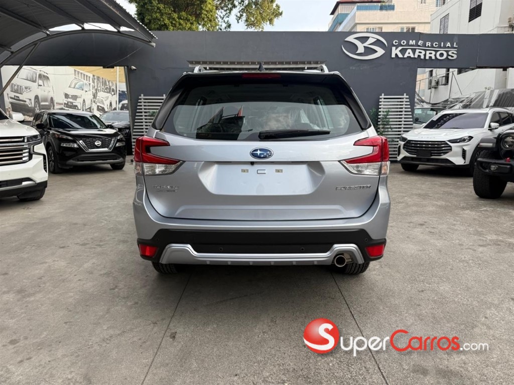 2025 Subaru Forester Limited — foto 6 / 12
