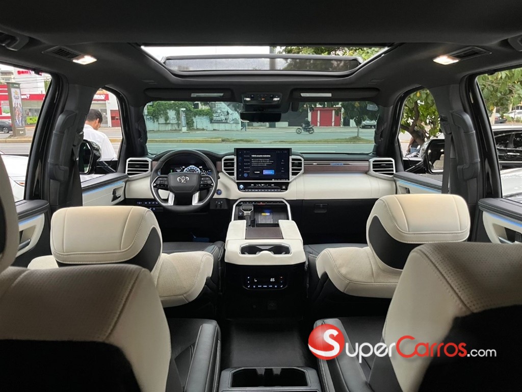 2023 Toyota Sequoia Capstone — foto 4 / 10