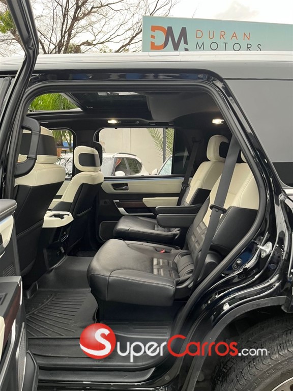 2023 Toyota Sequoia Capstone — foto 6 / 10