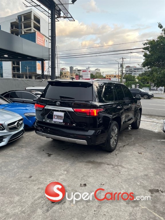 2023 Toyota Sequoia Capstone — foto 7 / 10