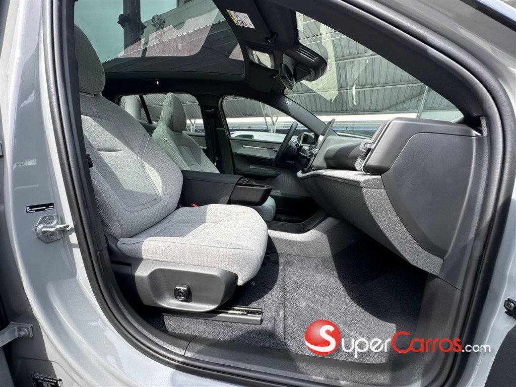 2025 Volvo EX30 ULTRA — foto 9 / 12