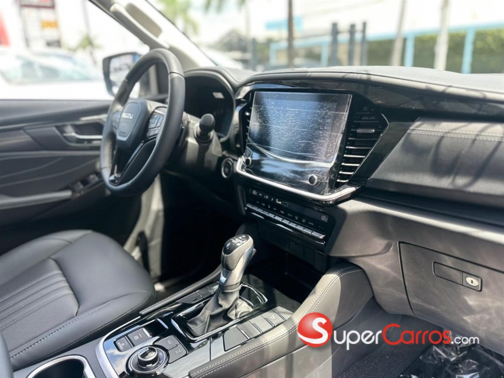 2027 Isuzu Mux — foto 5 / 12