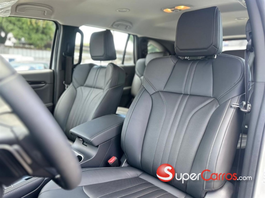2027 Isuzu Mux — foto 7 / 12