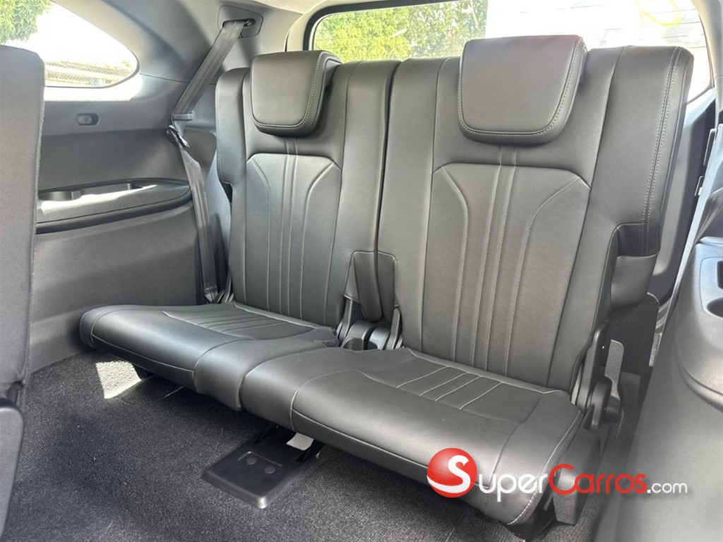 2027 Isuzu Mux — foto 9 / 12