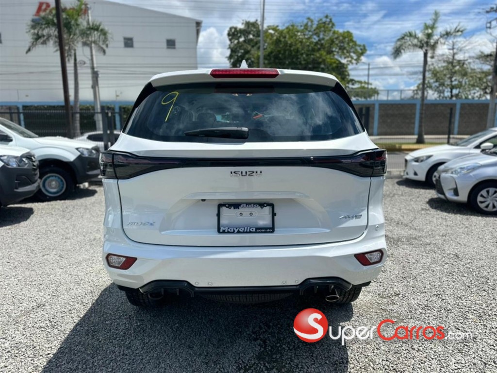 2027 Isuzu Mux — foto 11 / 12