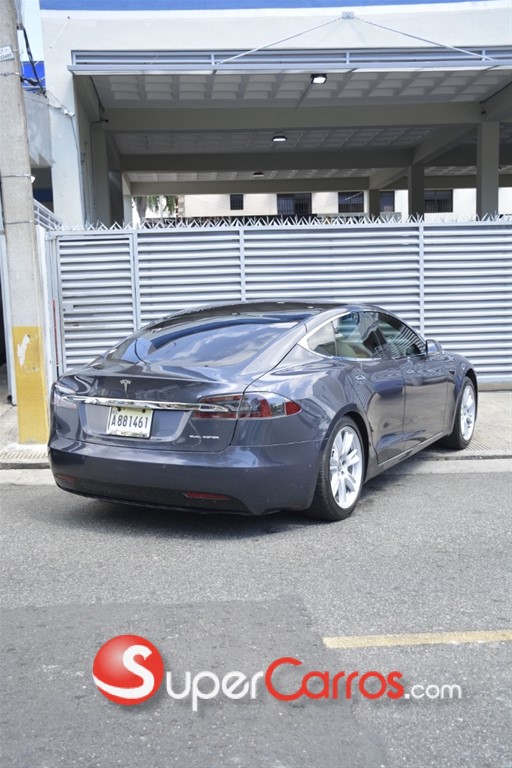 2020 Tesla Model S Long Range — foto 12 / 12